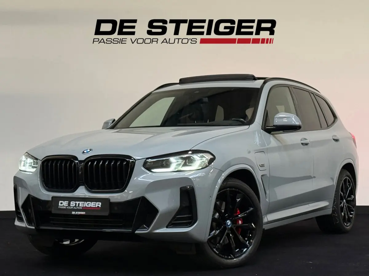 XDrive30e High Executive M Sport X3M Pano Leder Headup 292 PK
