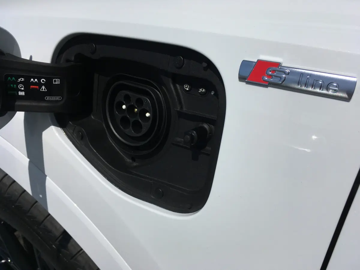 45 TFSI e S-line Black Edition