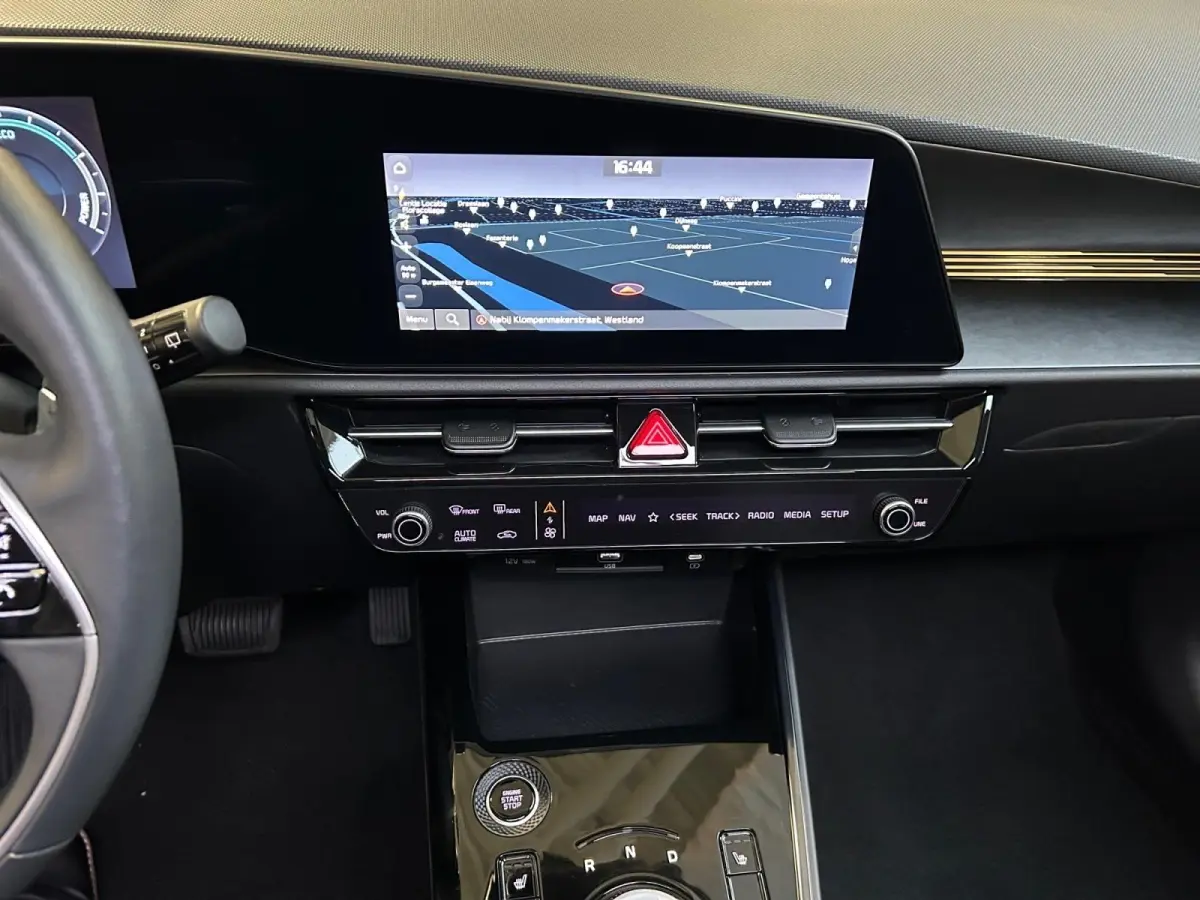 1.6 GDi PHEV DynamicPlusLine | Apple Carplay / Android Auto | Navigatiesysteem | Stoel  + Stuurverwarming | Elektrisch Schuif / Kanteldak | Licht + Regensensor | Parkeersensoren Voor + Achte