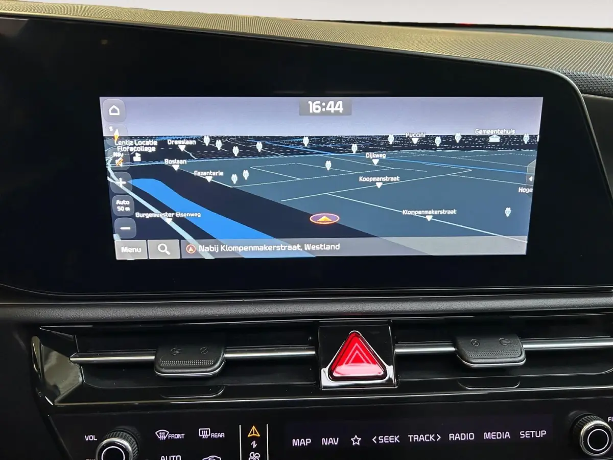 1.6 GDi PHEV DynamicPlusLine | Apple Carplay / Android Auto | Navigatiesysteem | Stoel  + Stuurverwarming | Elektrisch Schuif / Kanteldak | Licht + Regensensor | Parkeersensoren Voor + Achte