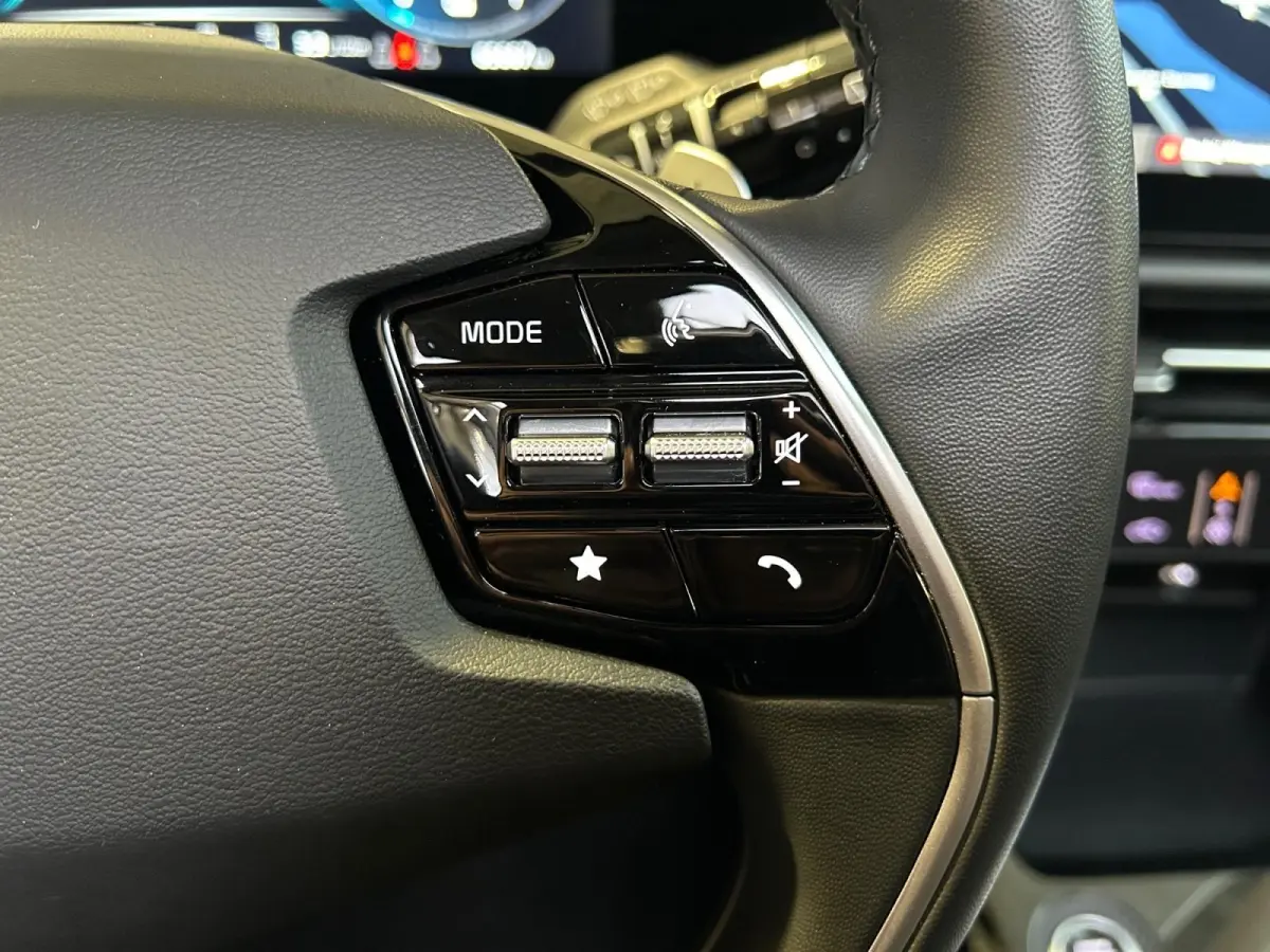 1.6 GDi PHEV DynamicPlusLine | Apple Carplay / Android Auto | Navigatiesysteem | Stoel  + Stuurverwarming | Elektrisch Schuif / Kanteldak | Licht + Regensensor | Parkeersensoren Voor + Achte