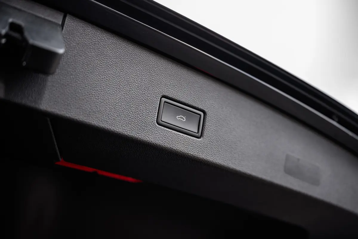 1.5 TSI R-Line Pano/Matrix/Camera/Keyless/ACC