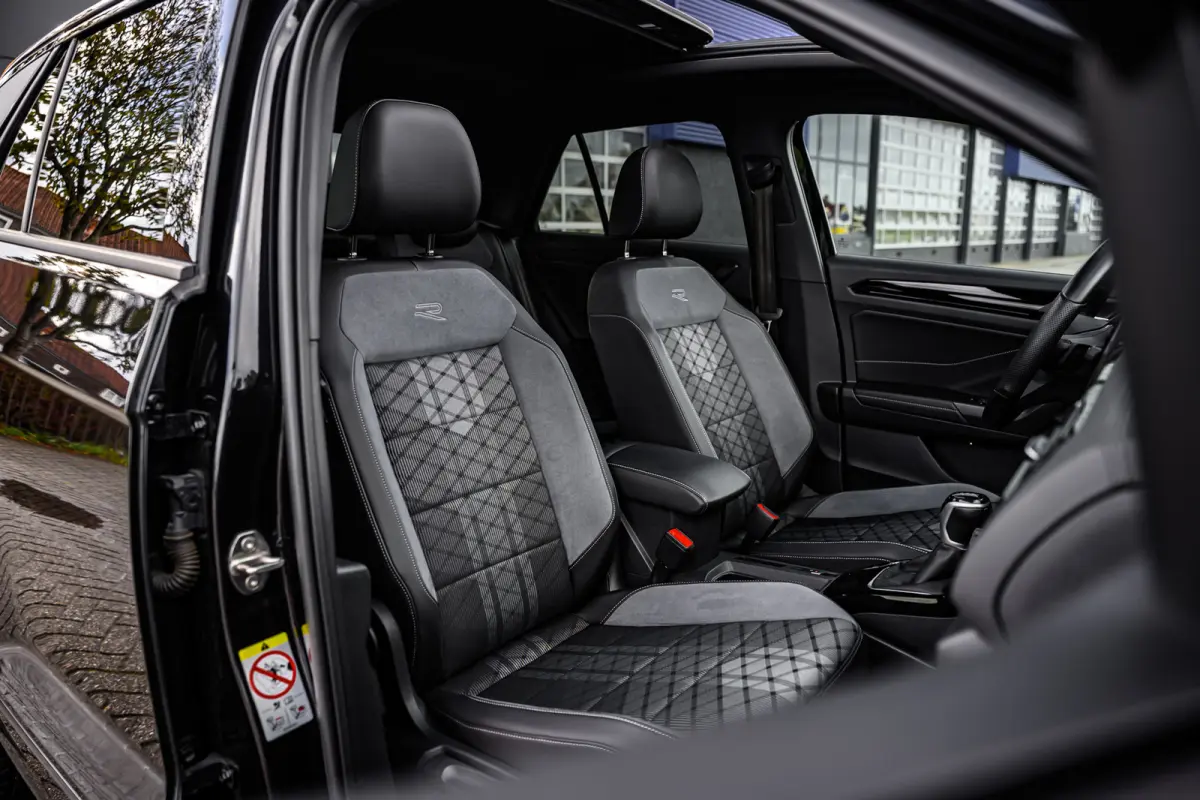 1.5 TSI R-Line Pano/Matrix/Camera/Keyless/ACC
