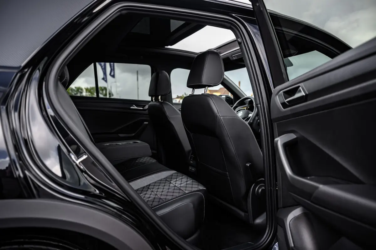 1.5 TSI R-Line Pano/Matrix/Camera/Keyless/ACC