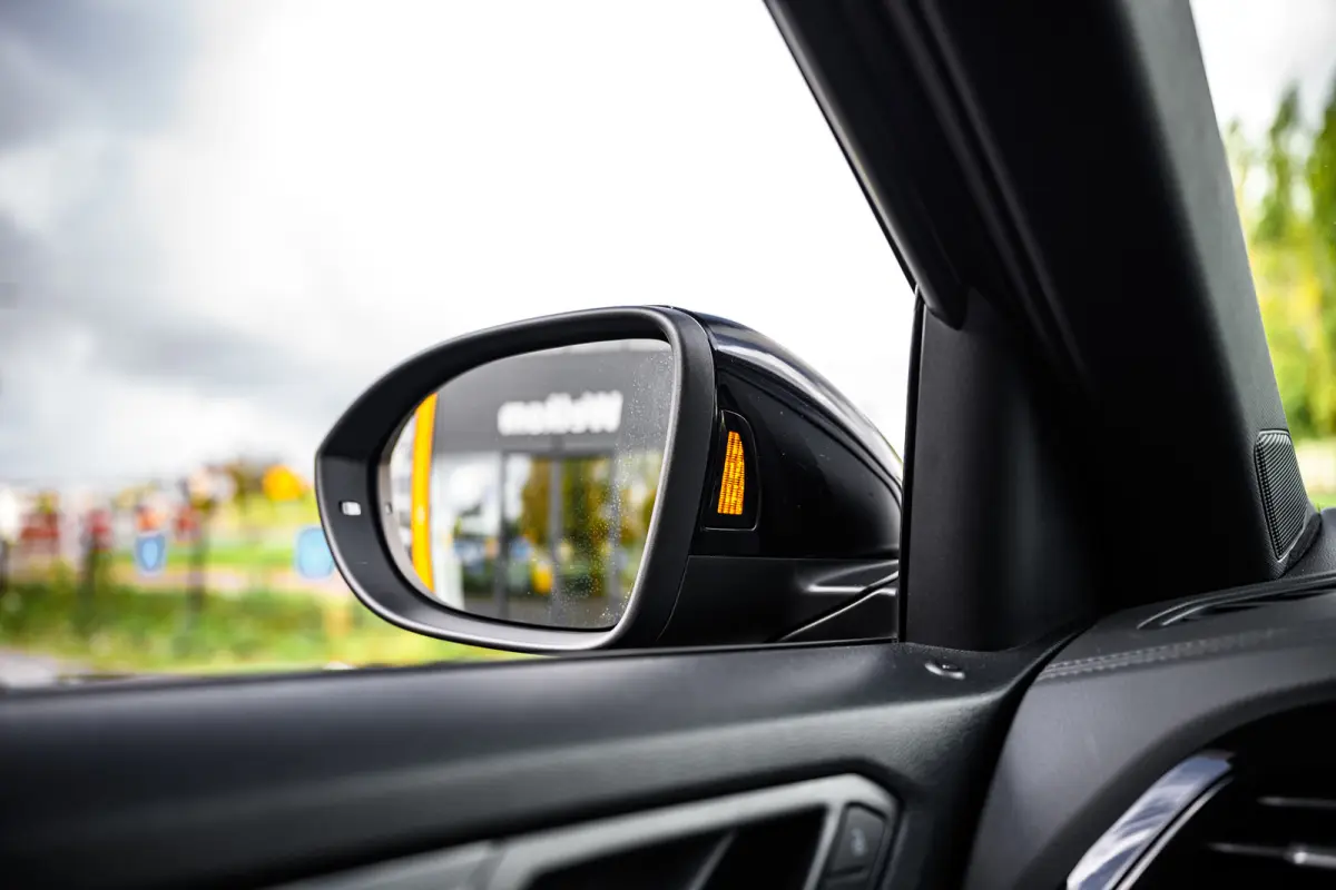 1.5 TSI R-Line Pano/Matrix/Camera/Keyless/ACC