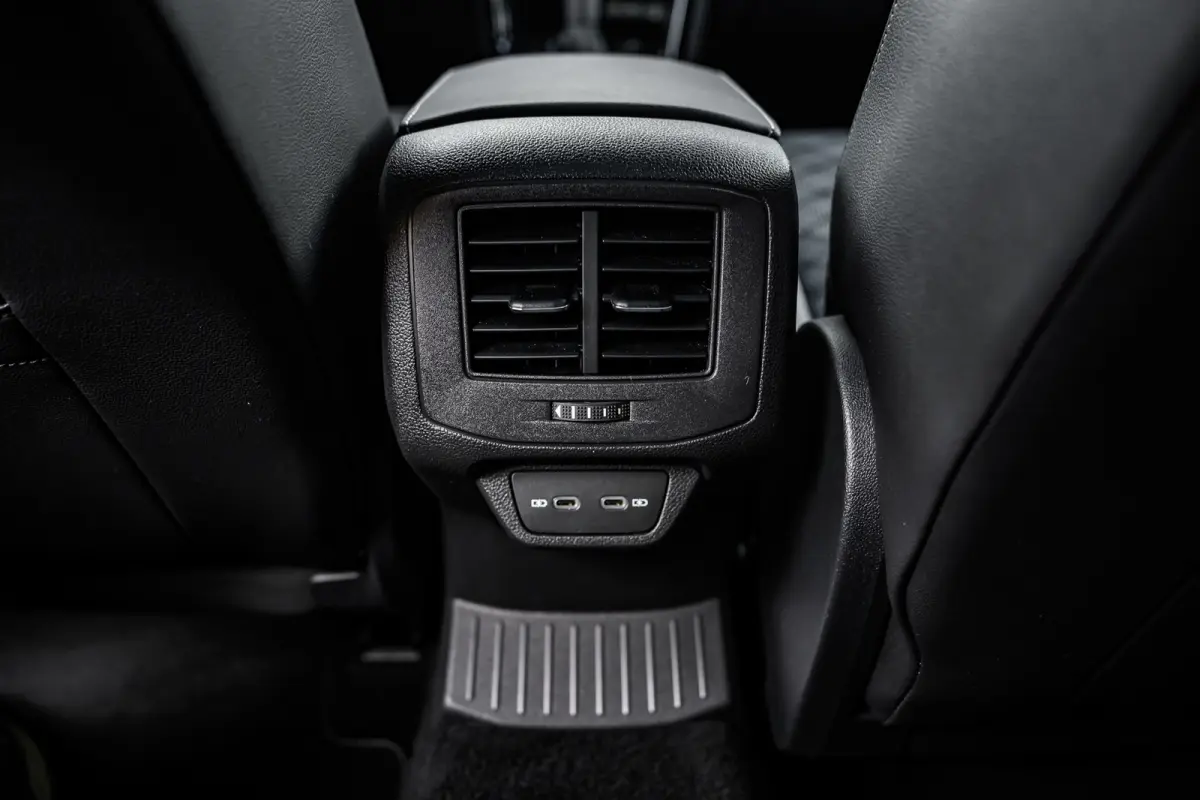1.5 TSI R-Line Pano/Matrix/Camera/Keyless/ACC