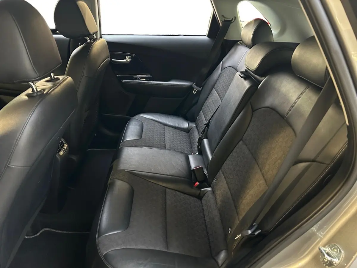 1.6 GDi Hybrid DynamicLine | Apple Carplay / Android Auto | Navigatiesysteem | Licht + Regensensor | Parkeersensoren + Camera Achter | Climate Control | Cruise Control Adaptief | Rijstrookse