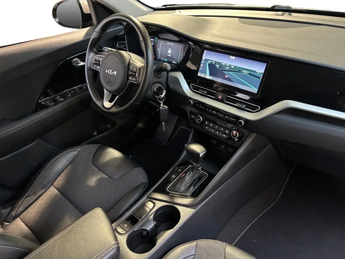 1.6 GDi Hybrid DynamicLine | Apple Carplay / Android Auto | Navigatiesysteem | Licht + Regensensor | Parkeersensoren + Camera Achter | Climate Control | Cruise Control Adaptief | Rijstrookse