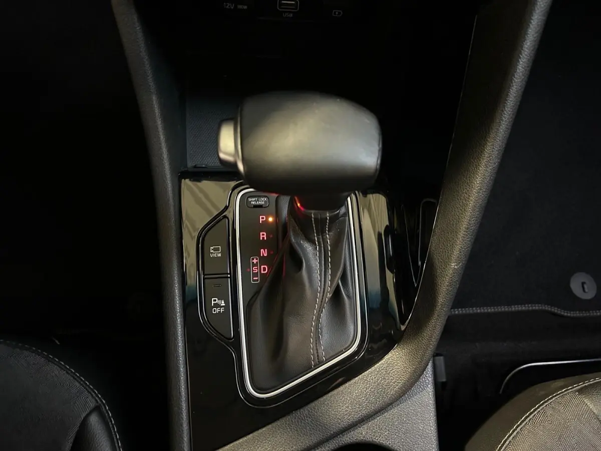 1.6 GDi Hybrid DynamicLine | Apple Carplay / Android Auto | Navigatiesysteem | Licht + Regensensor | Parkeersensoren + Camera Achter | Climate Control | Cruise Control Adaptief | Rijstrookse