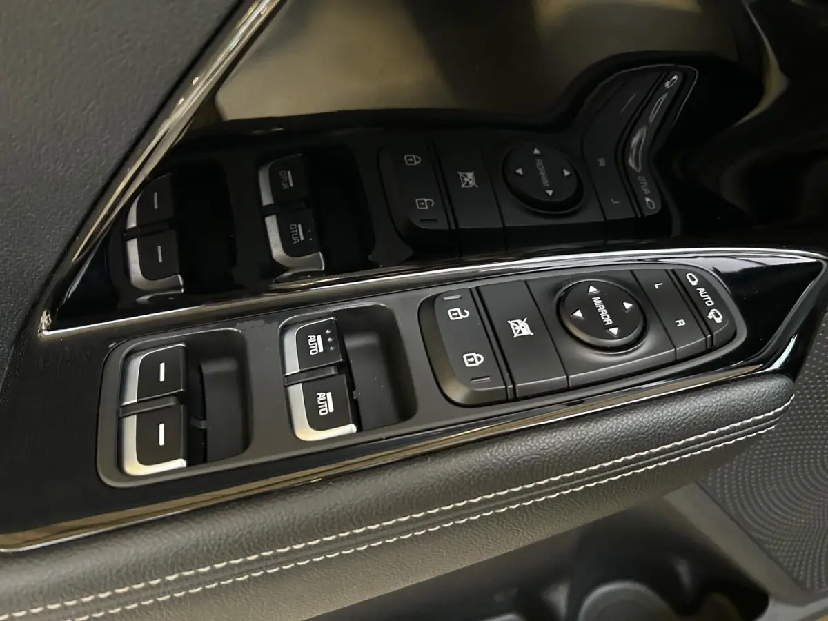 1.6 GDi Hybrid DynamicLine | Apple Carplay / Android Auto | Navigatiesysteem | Licht + Regensensor | Parkeersensoren + Camera Achter | Climate Control | Cruise Control Adaptief | Rijstrookse