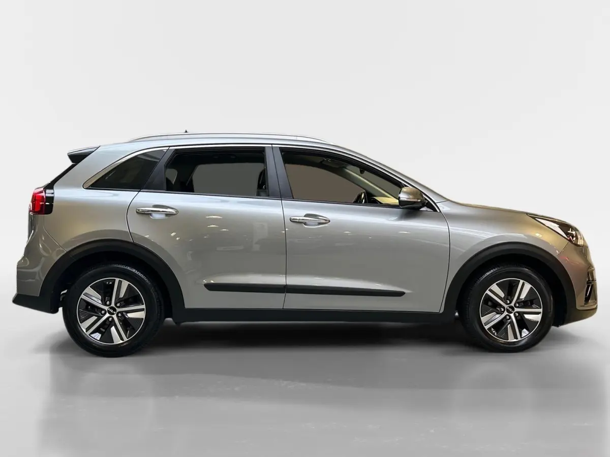 1.6 GDi Hybrid DynamicLine | Apple Carplay / Android Auto | Navigatiesysteem | Licht + Regensensor | Parkeersensoren + Camera Achter | Climate Control | Cruise Control Adaptief | Rijstrookse