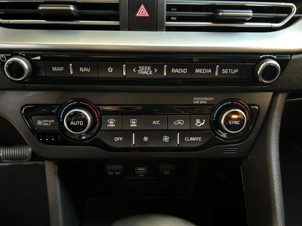1.6 GDi Hybrid DynamicLine | Apple Carplay / Android Auto | Navigatiesysteem | Licht + Regensensor | Parkeersensoren + Camera Achter | Climate Control | Cruise Control Adaptief | Rijstrookse