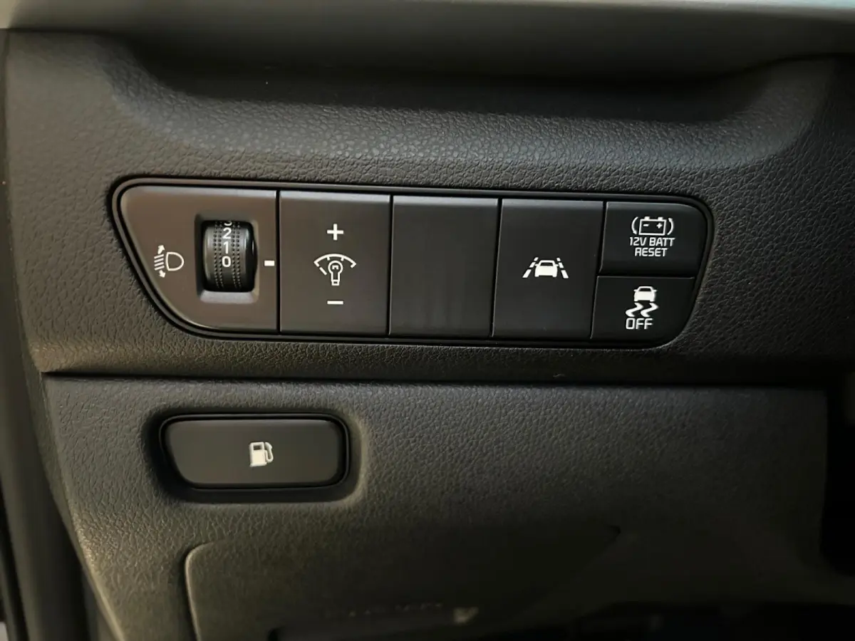 1.6 GDi Hybrid DynamicLine | Apple Carplay / Android Auto | Navigatiesysteem | Licht + Regensensor | Parkeersensoren + Camera Achter | Climate Control | Cruise Control Adaptief | Rijstrookse