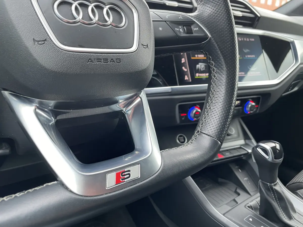 35 TFSI S-line Black Pano sfeer