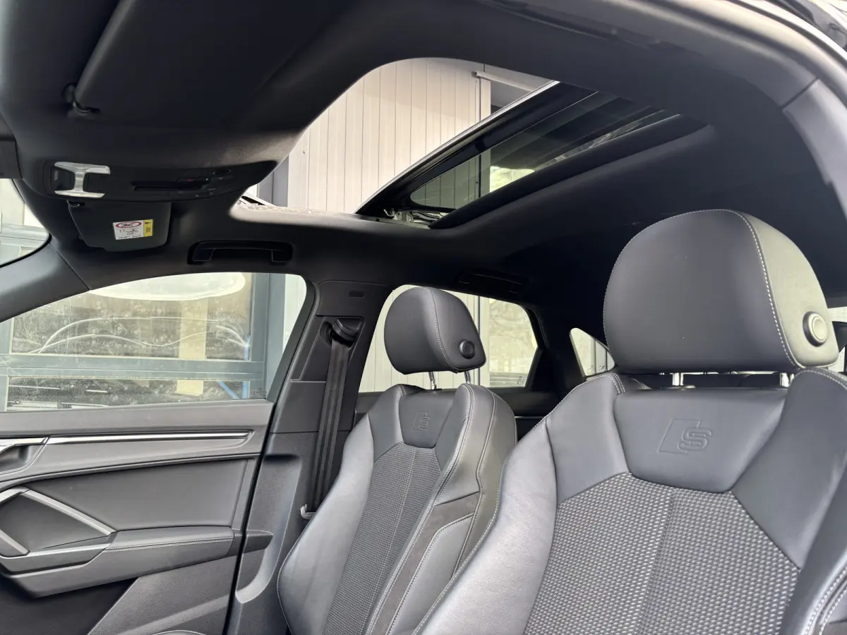 35 TFSI S-line Black Pano sfeer