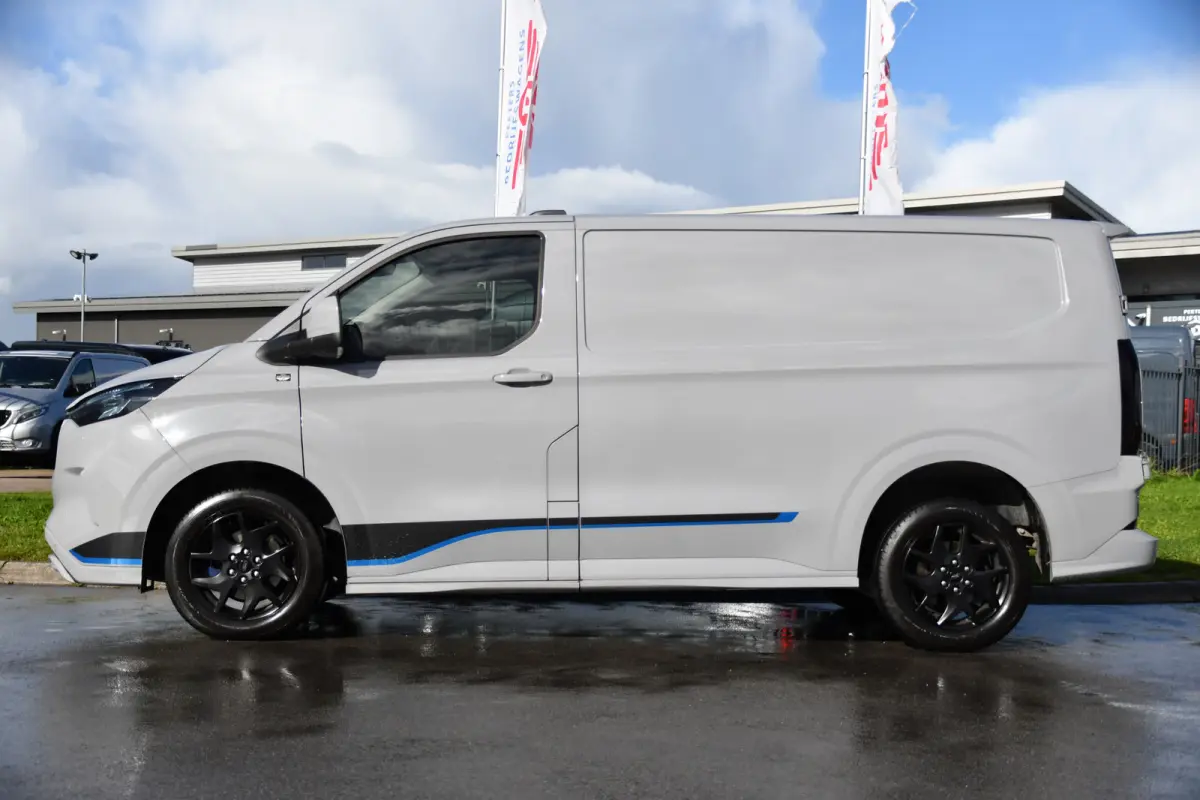 320 2.0 TDCI L1H1 Sport Virtual, Camera, Carplay, LED, Cruise, 170pk, Automaat, Stoelverwarming, Uniek!