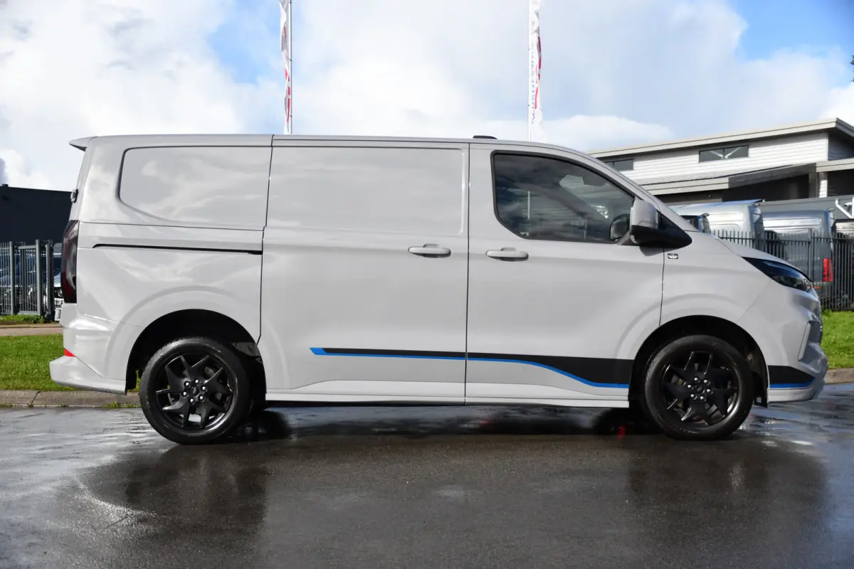 320 2.0 TDCI L1H1 Sport Virtual, Camera, Carplay, LED, Cruise, 170pk, Automaat, Stoelverwarming, Uniek!