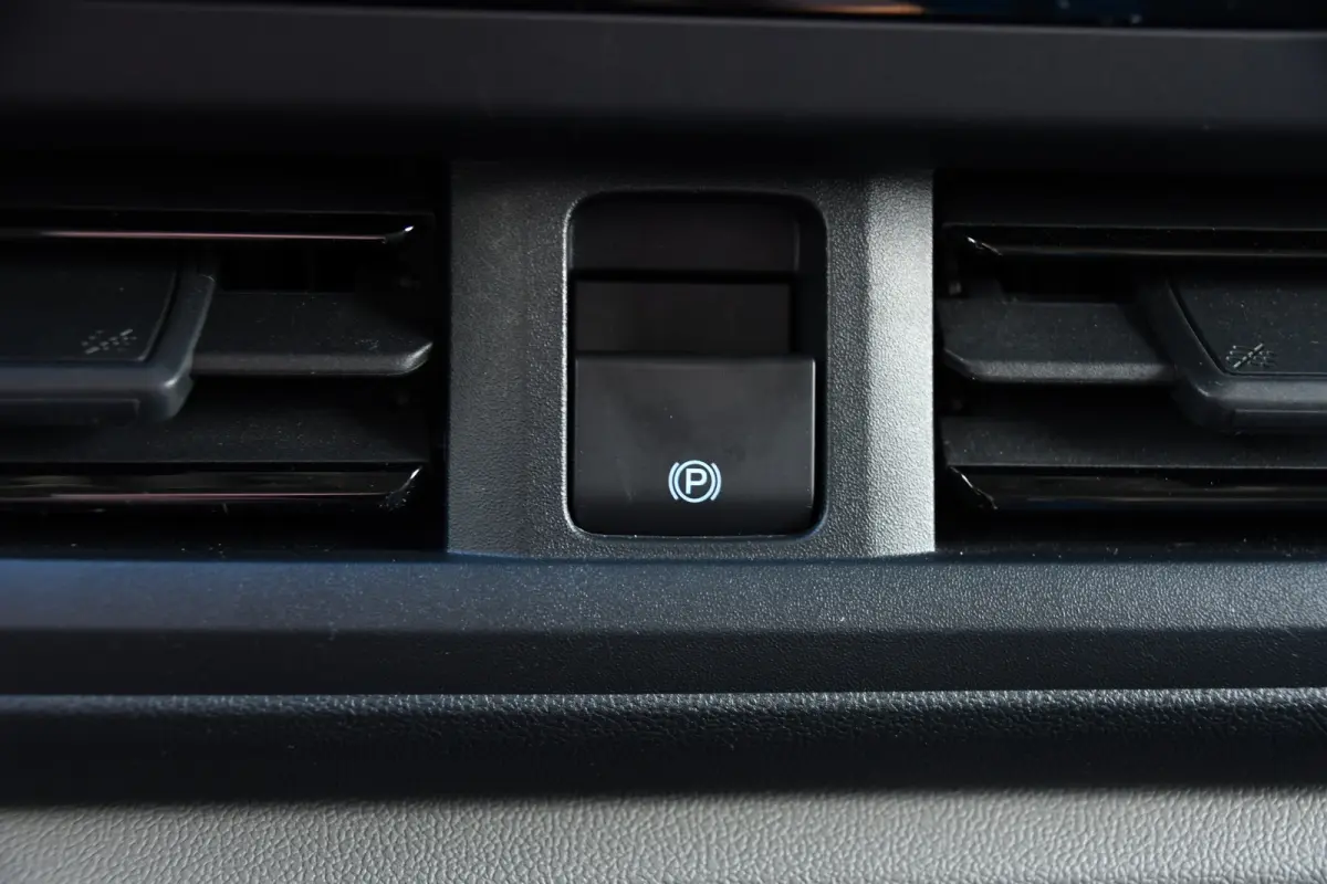 320 2.0 TDCI L1H1 Sport Virtual, Camera, Carplay, LED, Cruise, 170pk, Automaat, Stoelverwarming, Uniek!