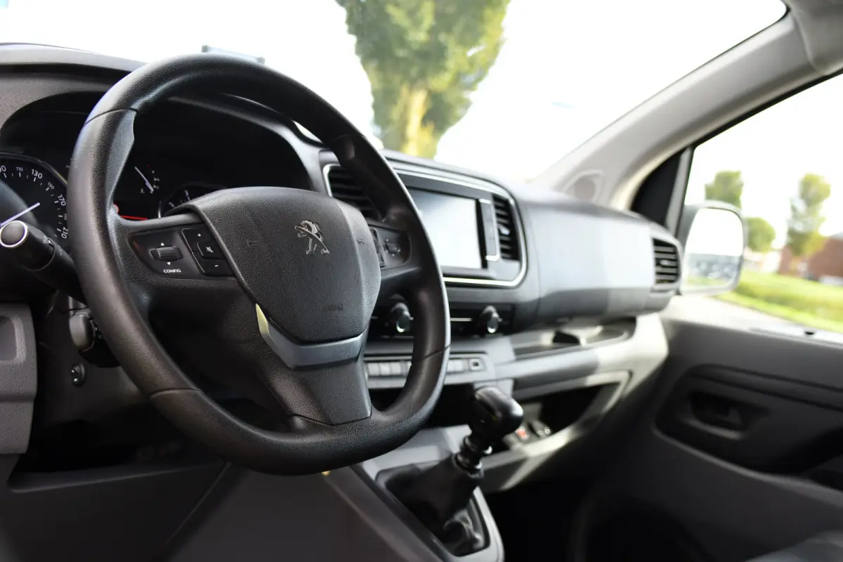 226S 1.6 BlueHDI L2 PB Edition Carplay, Cruise, Sensoren, 115pk, Leder, Multimedia, Uniek!