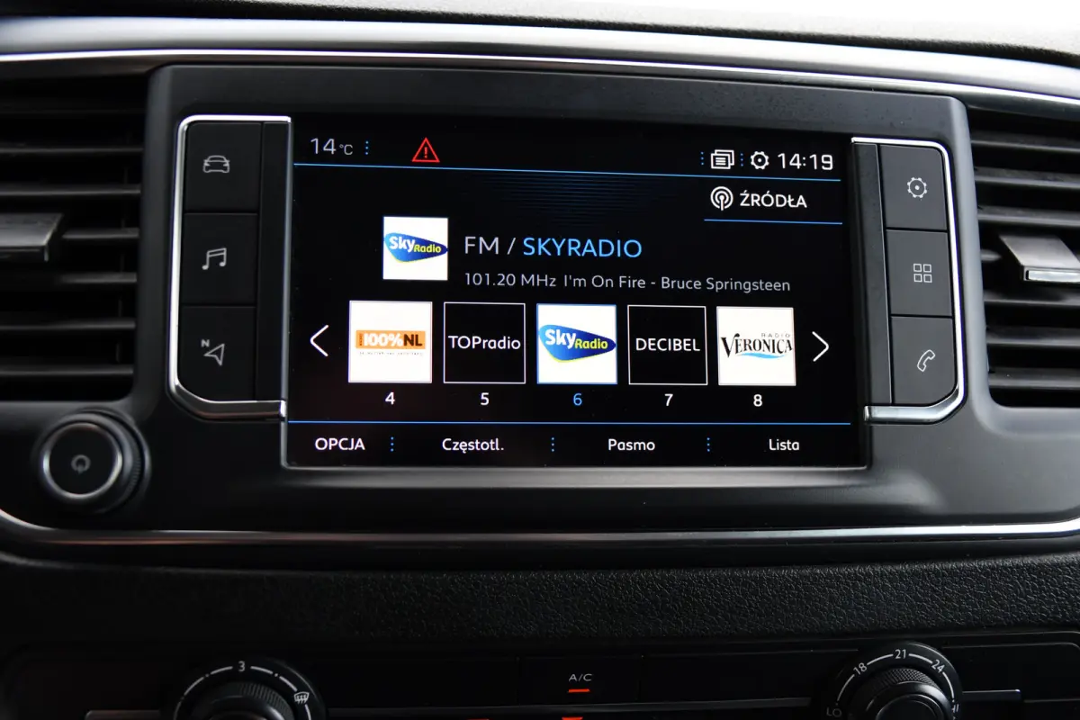 226S 1.6 BlueHDI L2 PB Edition Carplay, Cruise, Sensoren, 115pk, Leder, Multimedia, Uniek!