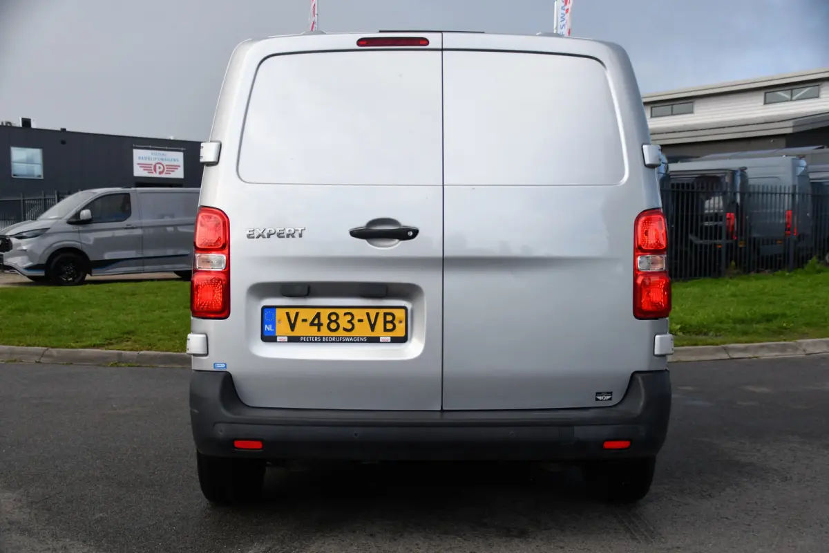226S 1.6 BlueHDI L2 PB Edition Carplay, Cruise, Sensoren, 115pk, Leder, Multimedia, Uniek!