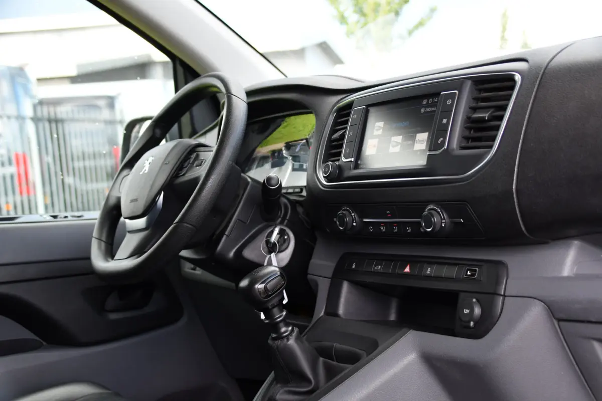 226S 1.6 BlueHDI L2 PB Edition Carplay, Cruise, Sensoren, 115pk, Leder, Multimedia, Uniek!