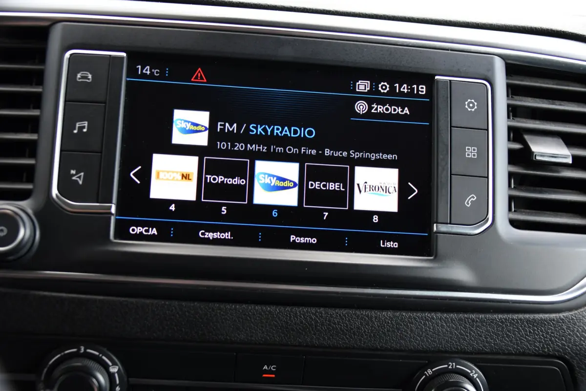 226S 1.6 BlueHDI L2 PB Edition Carplay, Cruise, Sensoren, 115pk, Leder, Multimedia, Uniek!