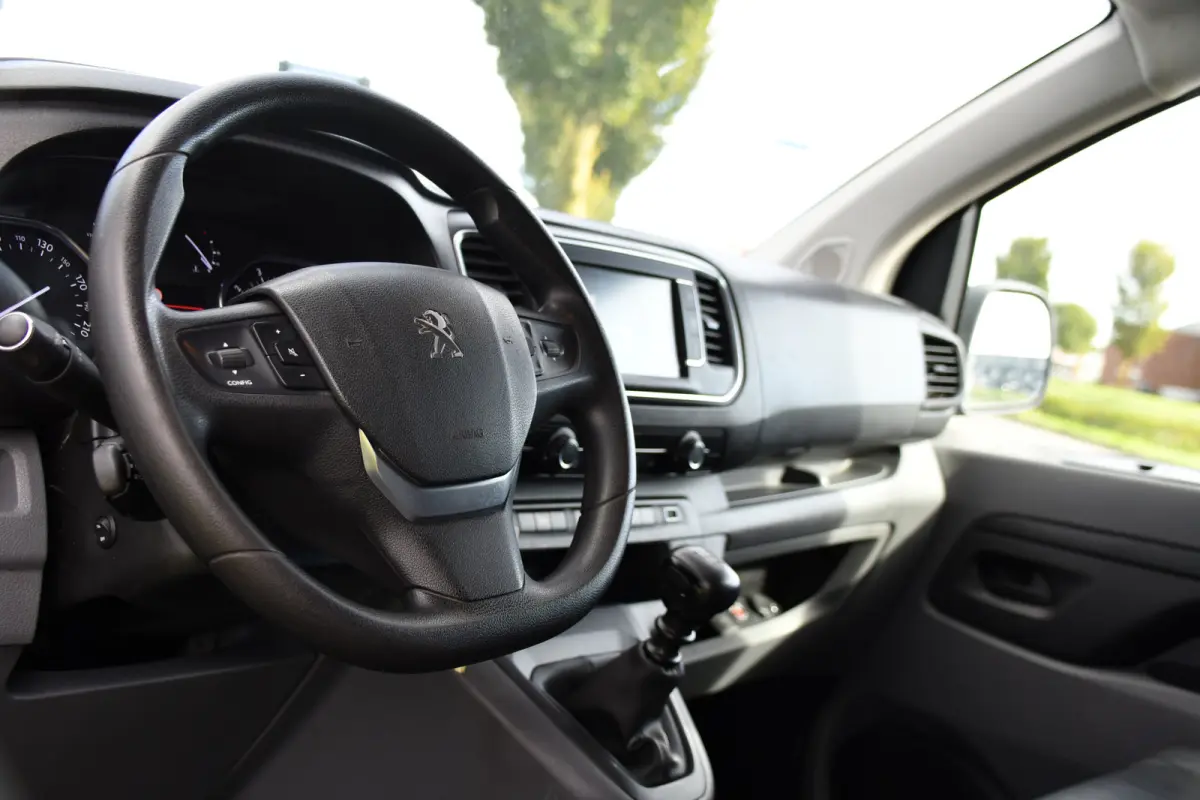 226S 1.6 BlueHDI L2 PB Edition Carplay, Cruise, Sensoren, 115pk, Leder, Multimedia, Uniek!
