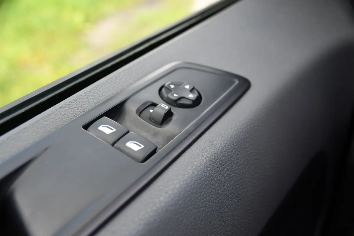 226S 1.6 BlueHDI L2 PB Edition Carplay, Cruise, Sensoren, 115pk, Leder, Multimedia, Uniek!