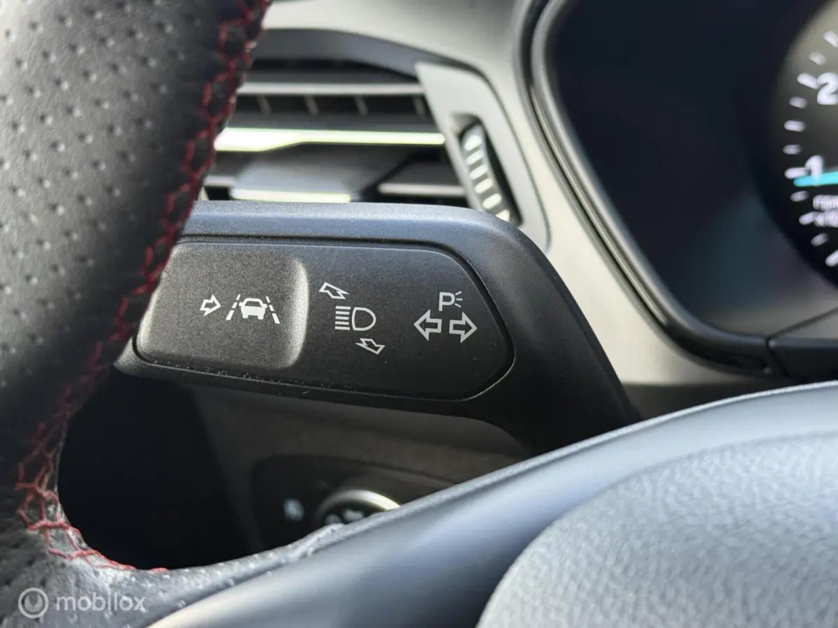 1.0 EcoBoost Hybrid ST Line Camera Winterpack 18-inch