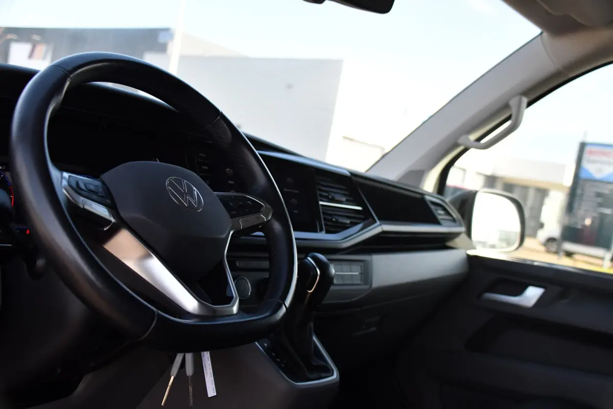 2.0 TDI L2H1 32 DC Bulli 4Motion Virtual, Adaptieve Cruise, Carplay, LED, Stoelverwarming, 204pk, Trekhaak, Automaat, NAVI, Voorruit verwarming, Uniek! 4x4, 4matic