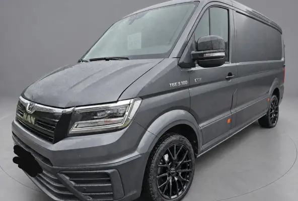 3.180 35 2.0 L3H2 4x4 PB Edition Full Options! Camera, Cruise, Carplay, LED, Trekhaak, Stoelverwarming, Stuurverwarming, 177pk, Automaat, Uniek!