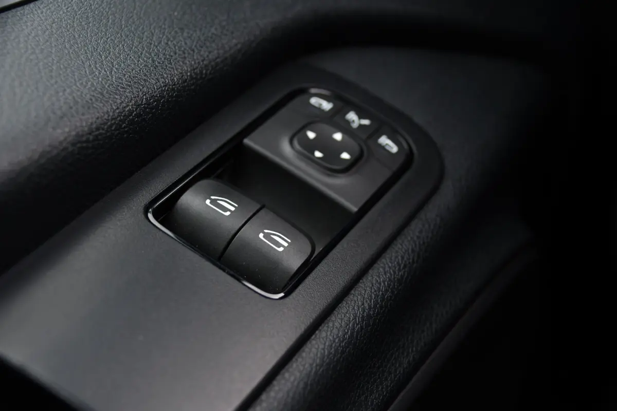 314 2.2 CDI L2H2 RWD Black Edition Camera, Carplay, Sensoren, 143pk, Automaat, Trekhaak, 7'' Mbux, Uniek!