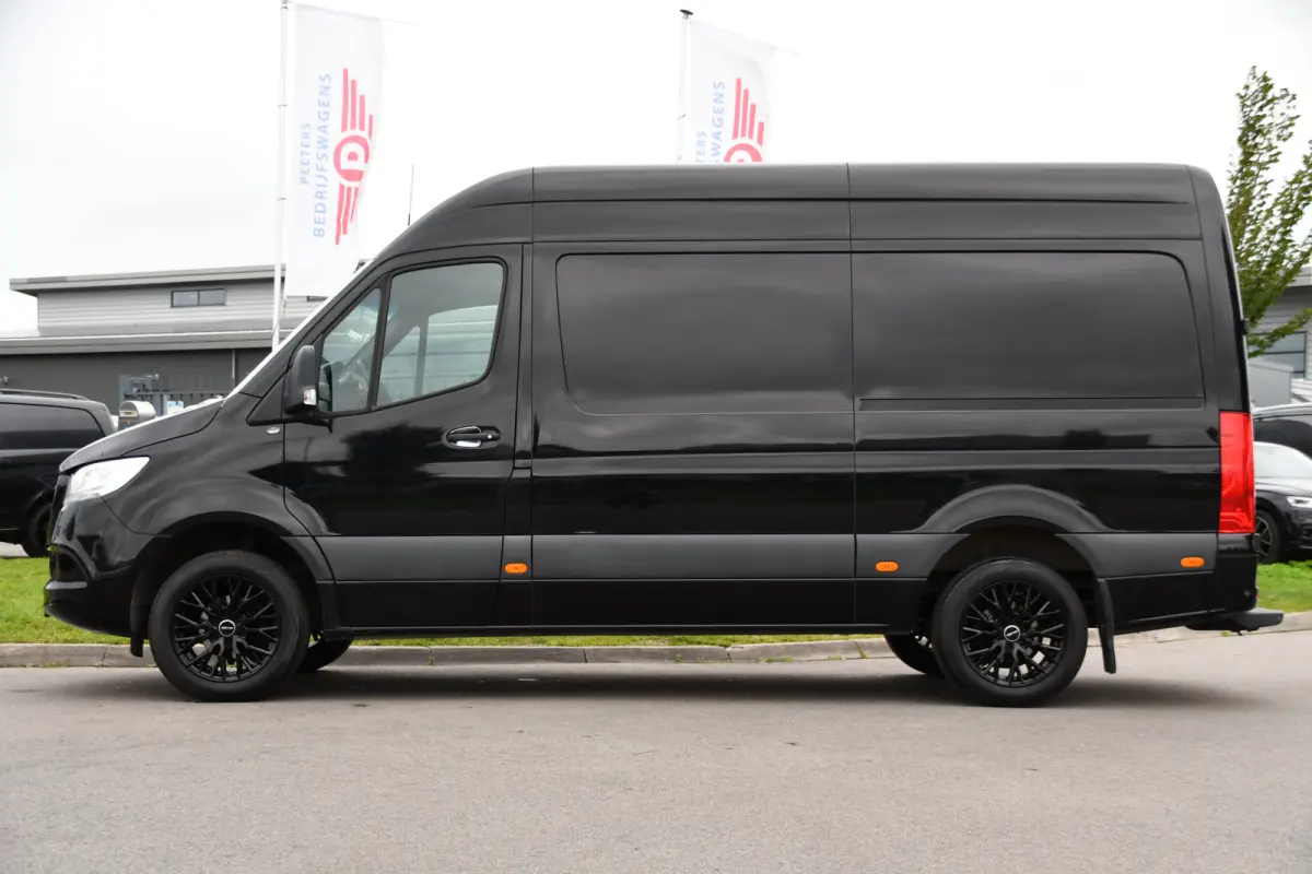 314 2.2 CDI L2H2 RWD Black Edition Camera, Carplay, Sensoren, 143pk, Automaat, Trekhaak, 7'' Mbux, Uniek!