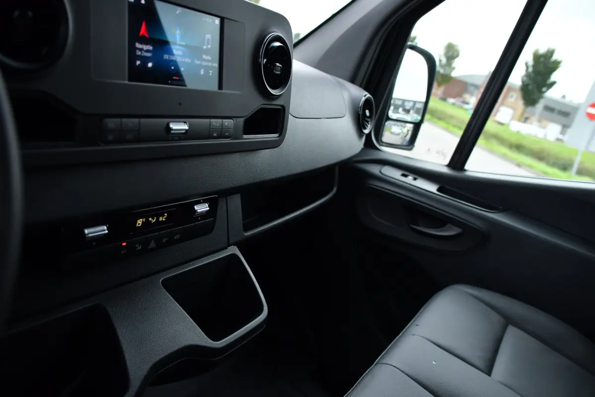 314 2.2 CDI L2H2 RWD Black Edition Camera, Carplay, Sensoren, 143pk, Automaat, Trekhaak, 7'' Mbux, Uniek!