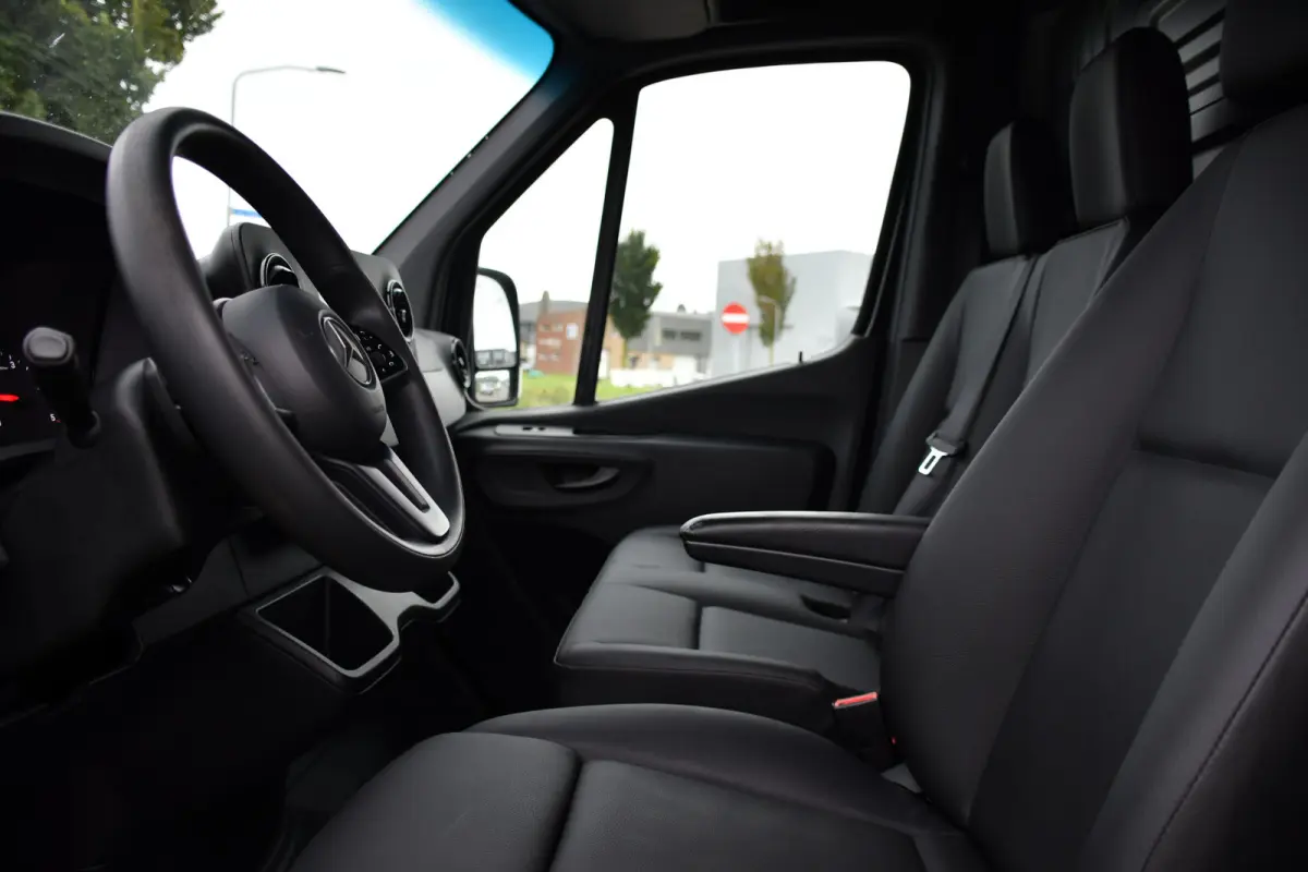 314 2.2 CDI L2H2 RWD Black Edition Camera, Carplay, Sensoren, 143pk, Automaat, Trekhaak, 7'' Mbux, Uniek!