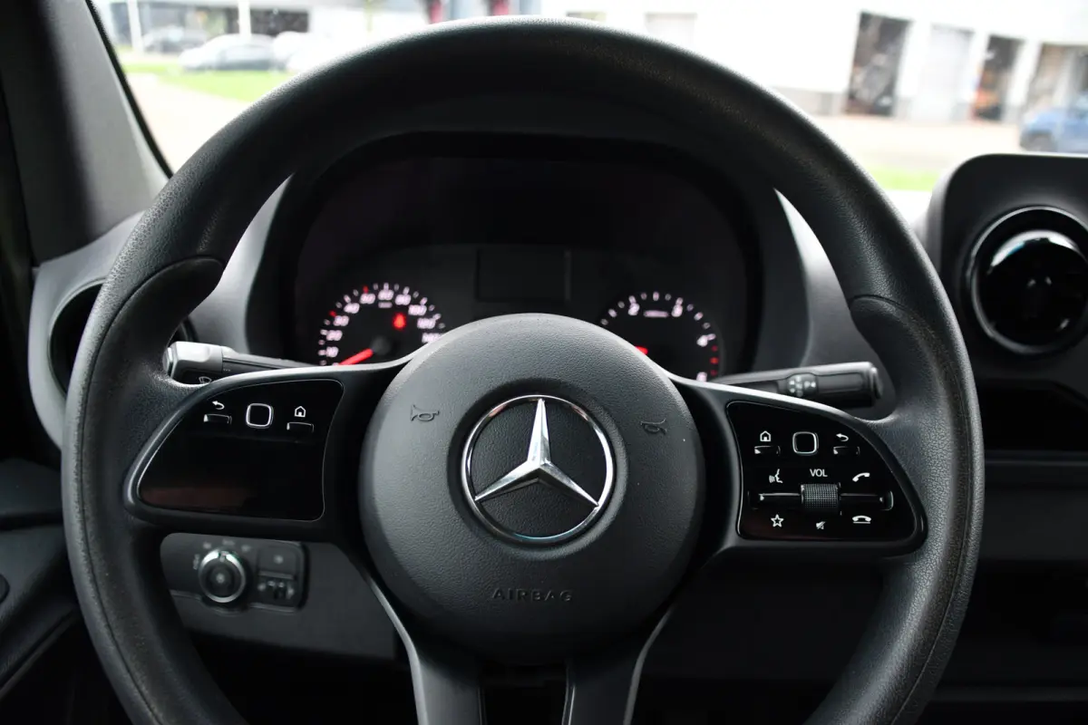 314 2.2 CDI L2H2 RWD Black Edition Camera, Carplay, Sensoren, 143pk, Automaat, Trekhaak, 7'' Mbux, Uniek!