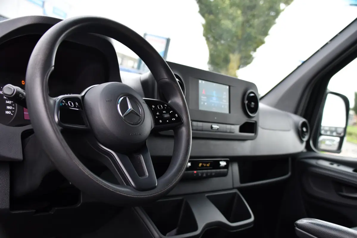 314 2.2 CDI L2H2 RWD Black Edition Camera, Carplay, Sensoren, 143pk, Automaat, Trekhaak, 7'' Mbux, Uniek!