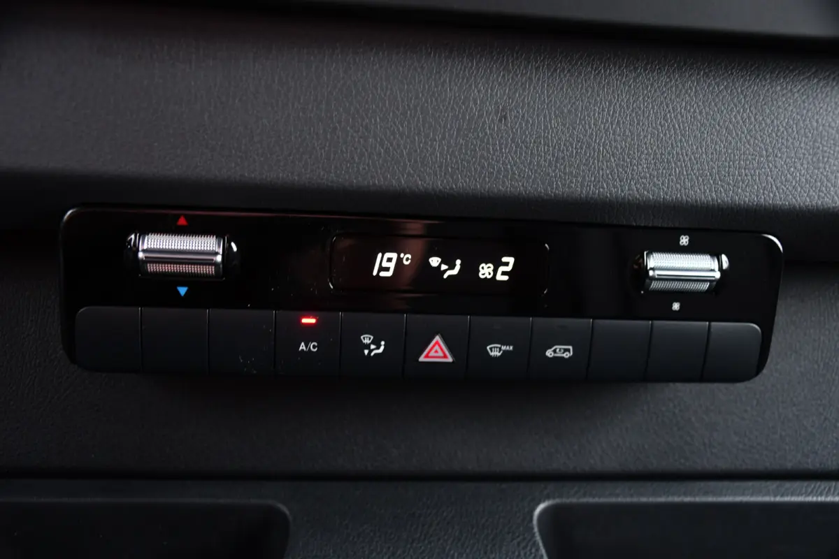 314 2.2 CDI L2H2 RWD Black Edition Camera, Carplay, Sensoren, 143pk, Automaat, Trekhaak, 7'' Mbux, Uniek!