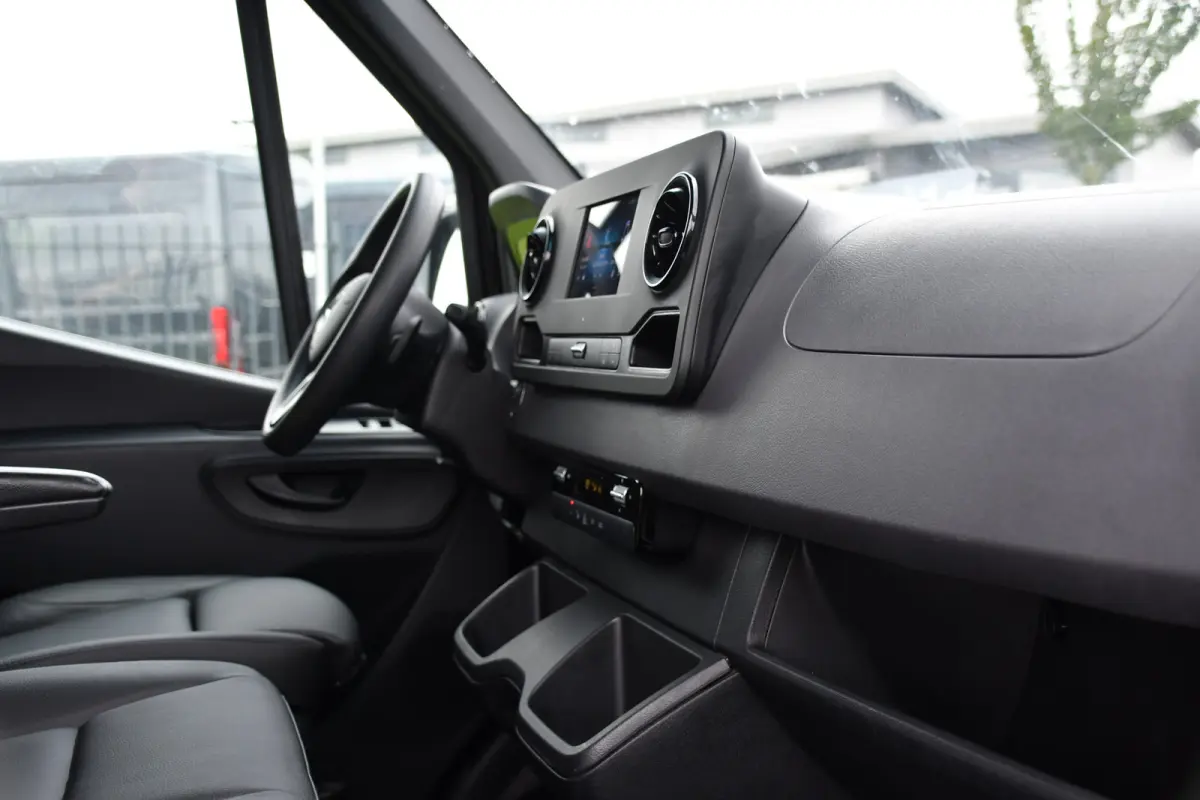 314 2.2 CDI L2H2 RWD Black Edition Camera, Carplay, Sensoren, 143pk, Automaat, Trekhaak, 7'' Mbux, Uniek!