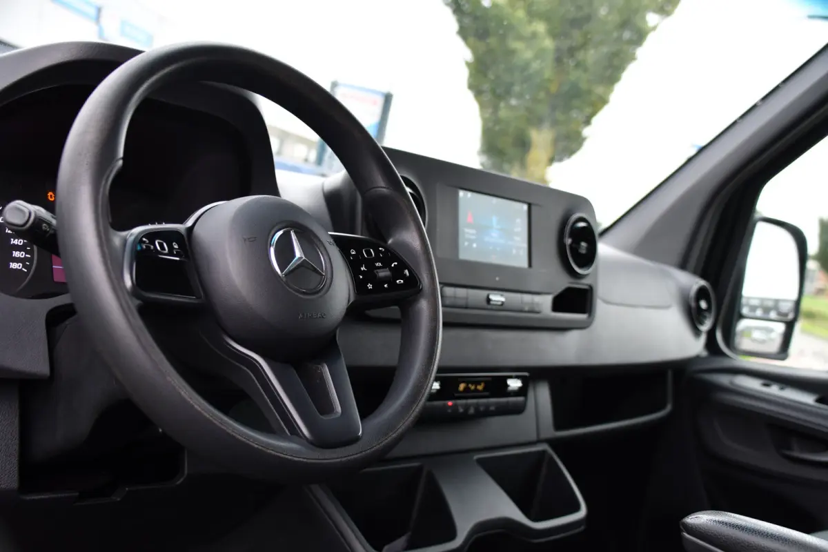 314 2.2 CDI L2H2 RWD Black Edition Camera, Carplay, Sensoren, 143pk, Automaat, Trekhaak, 7'' Mbux, Uniek!