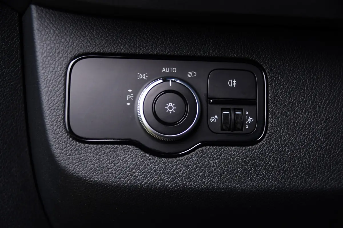 314 2.2 CDI L2H2 RWD Black Edition Camera, Carplay, Sensoren, 143pk, Automaat, Trekhaak, 7'' Mbux, Uniek!