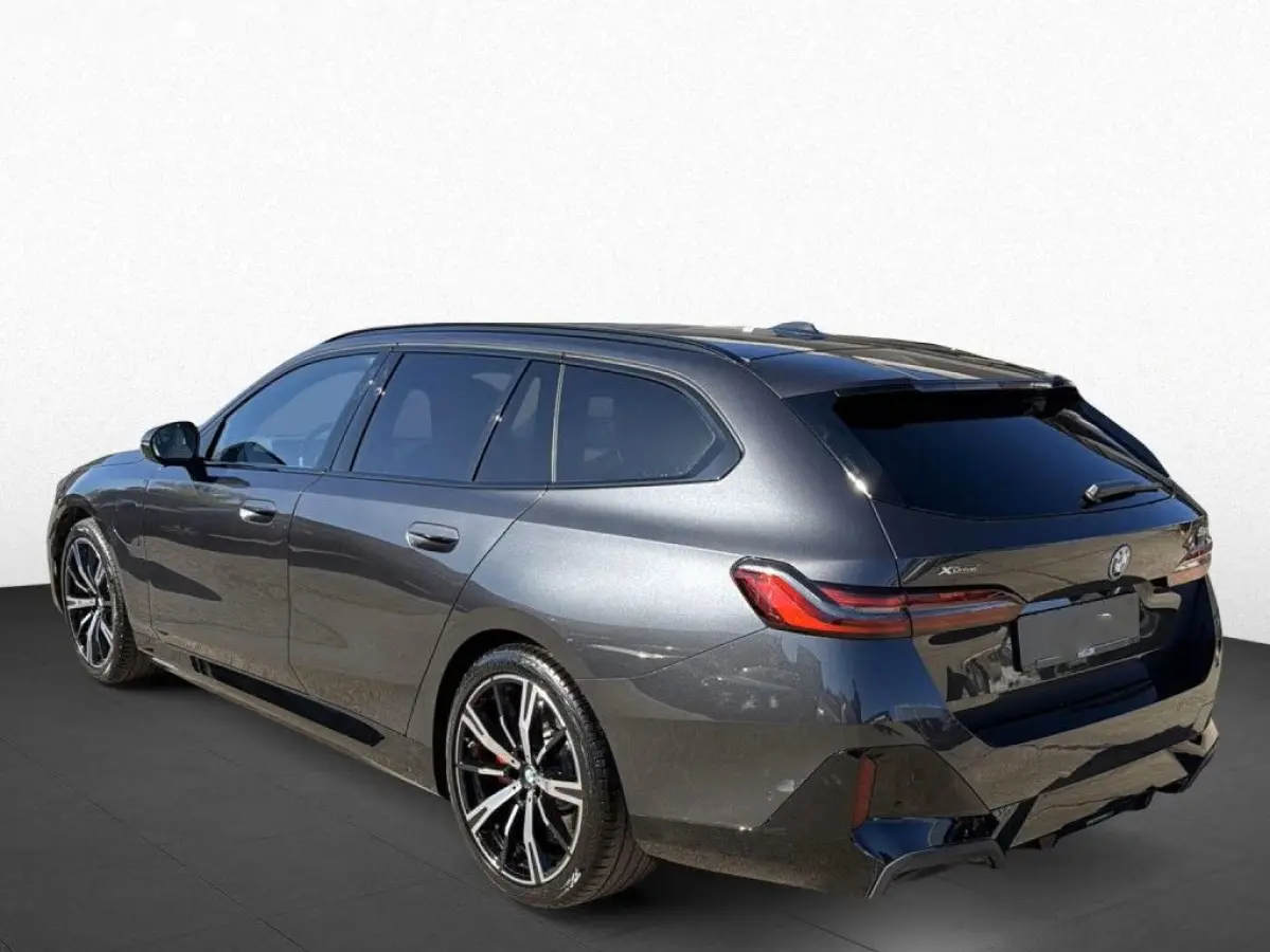 550e xDrive M-SPORT Pro ** PANO, IVORY LEDER, TREKH, 20-inch LMV, ADAPT. M-ONDERST. ** 1e EIG - UNGALLFREI - Ex. BMW ** ** INFORMEER OOK NAAR ONZE AANTREKKELIJKE FINANCIAL-LEASE TARIEVEN **