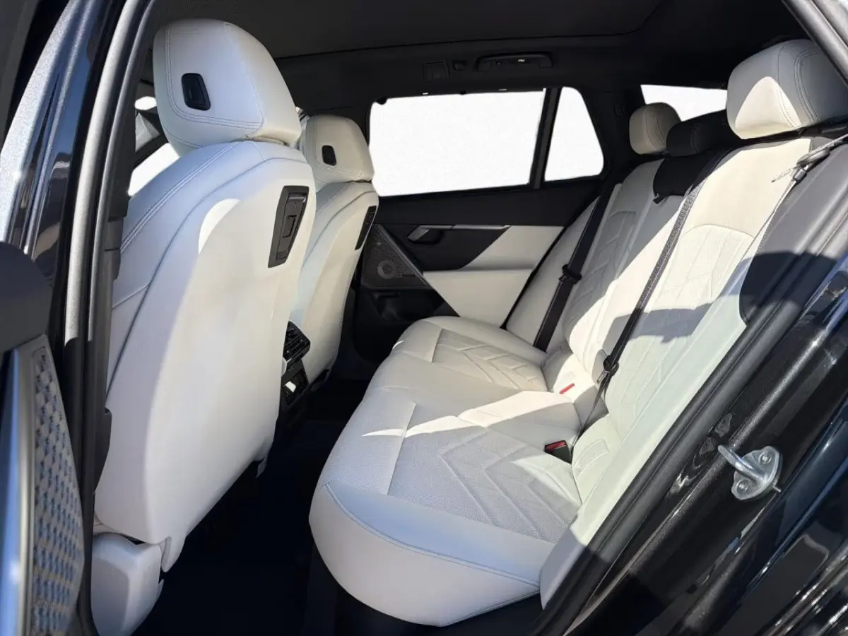 550e xDrive M-SPORT Pro ** PANO, IVORY LEDER, TREKH, 20-inch LMV, ADAPT. M-ONDERST. ** 1e EIG - UNGALLFREI - Ex. BMW ** ** INFORMEER OOK NAAR ONZE AANTREKKELIJKE FINANCIAL-LEASE TARIEVEN **