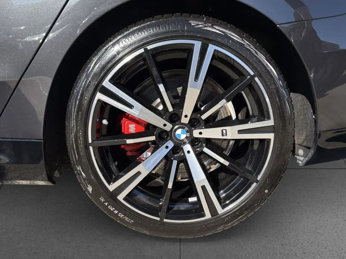 550e xDrive M-SPORT Pro ** PANO, IVORY LEDER, TREKH, 20-inch LMV, ADAPT. M-ONDERST. ** 1e EIG - UNGALLFREI - Ex. BMW ** ** INFORMEER OOK NAAR ONZE AANTREKKELIJKE FINANCIAL-LEASE TARIEVEN **