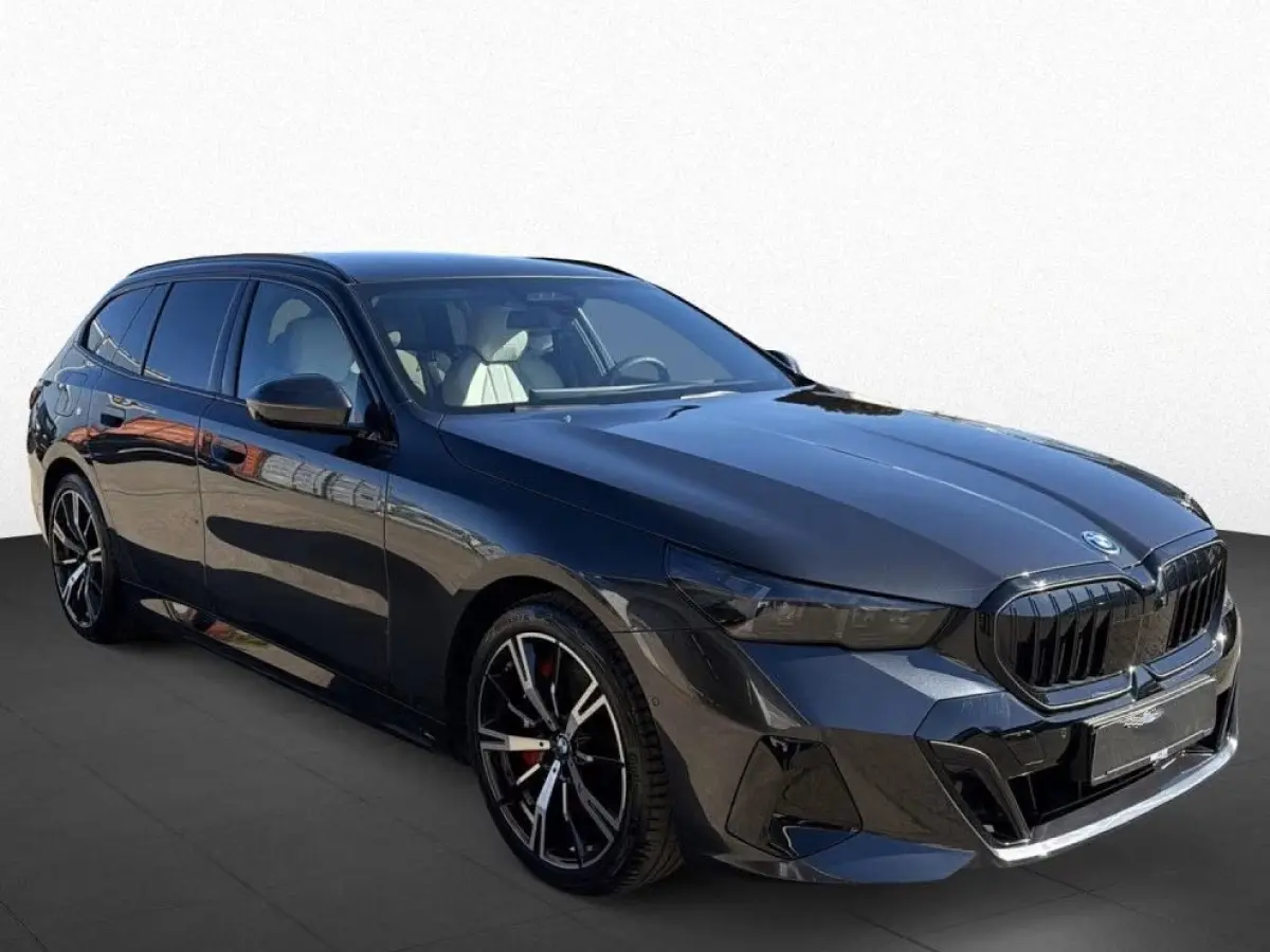 550e xDrive M-SPORT Pro ** PANO, IVORY LEDER, TREKH, 20-inch LMV, ADAPT. M-ONDERST. ** 1e EIG - UNGALLFREI - Ex. BMW ** ** INFORMEER OOK NAAR ONZE AANTREKKELIJKE FINANCIAL-LEASE TARIEVEN **