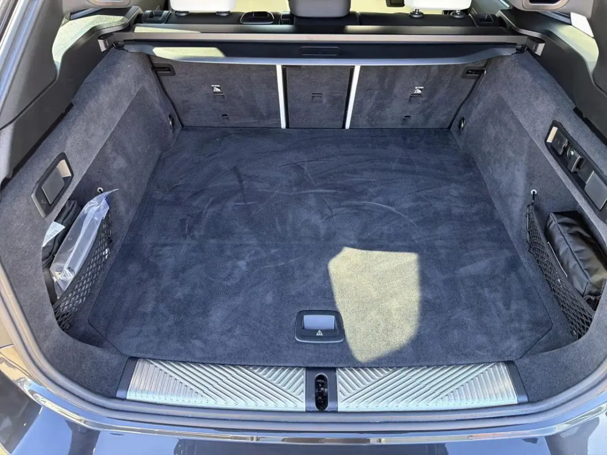 550e xDrive M-SPORT Pro ** PANO, IVORY LEDER, TREKH, 20-inch LMV, ADAPT. M-ONDERST. ** 1e EIG - UNGALLFREI - Ex. BMW ** ** INFORMEER OOK NAAR ONZE AANTREKKELIJKE FINANCIAL-LEASE TARIEVEN **