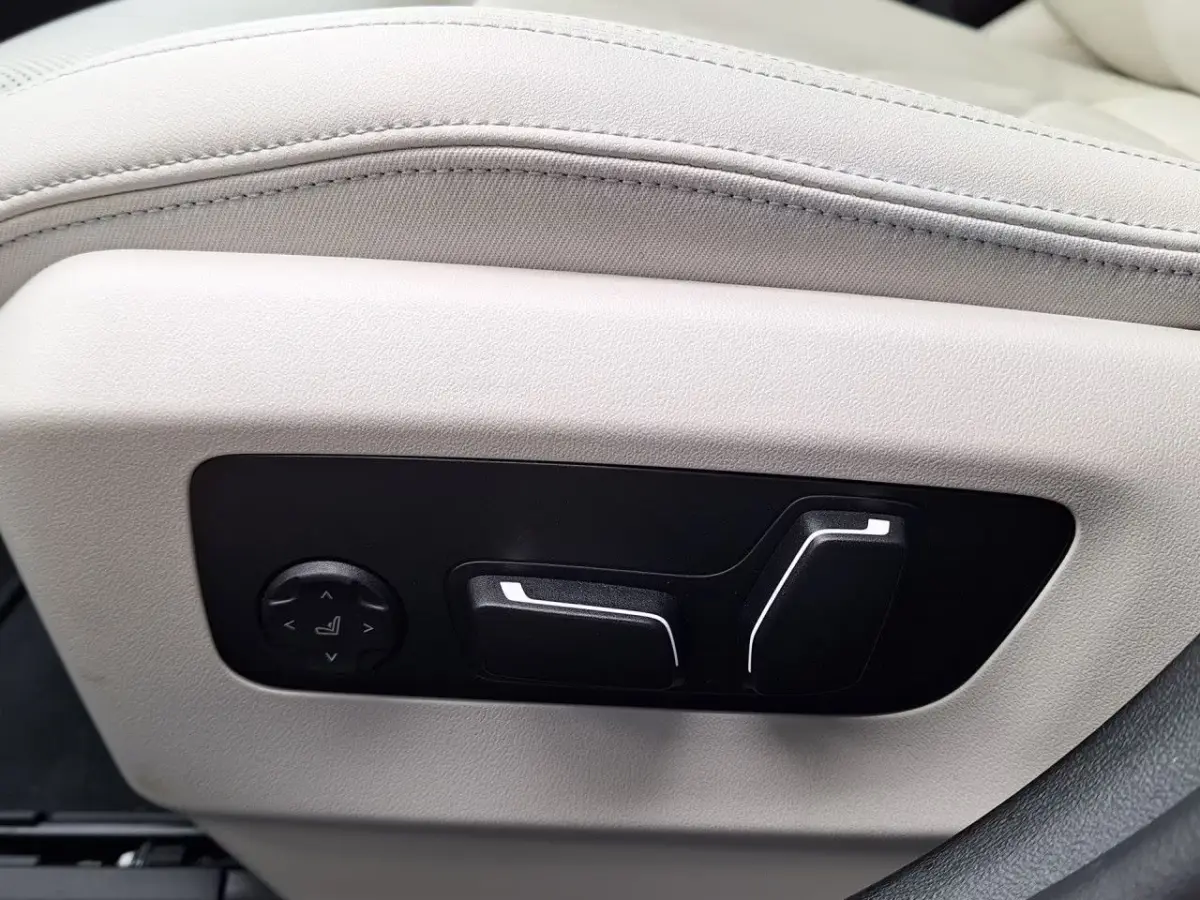 550e xDrive M-SPORT Pro ** PANO, IVORY LEDER, TREKH, 20-inch LMV, ADAPT. M-ONDERST. ** 1e EIG - UNGALLFREI - Ex. BMW ** ** INFORMEER OOK NAAR ONZE AANTREKKELIJKE FINANCIAL-LEASE TARIEVEN **
