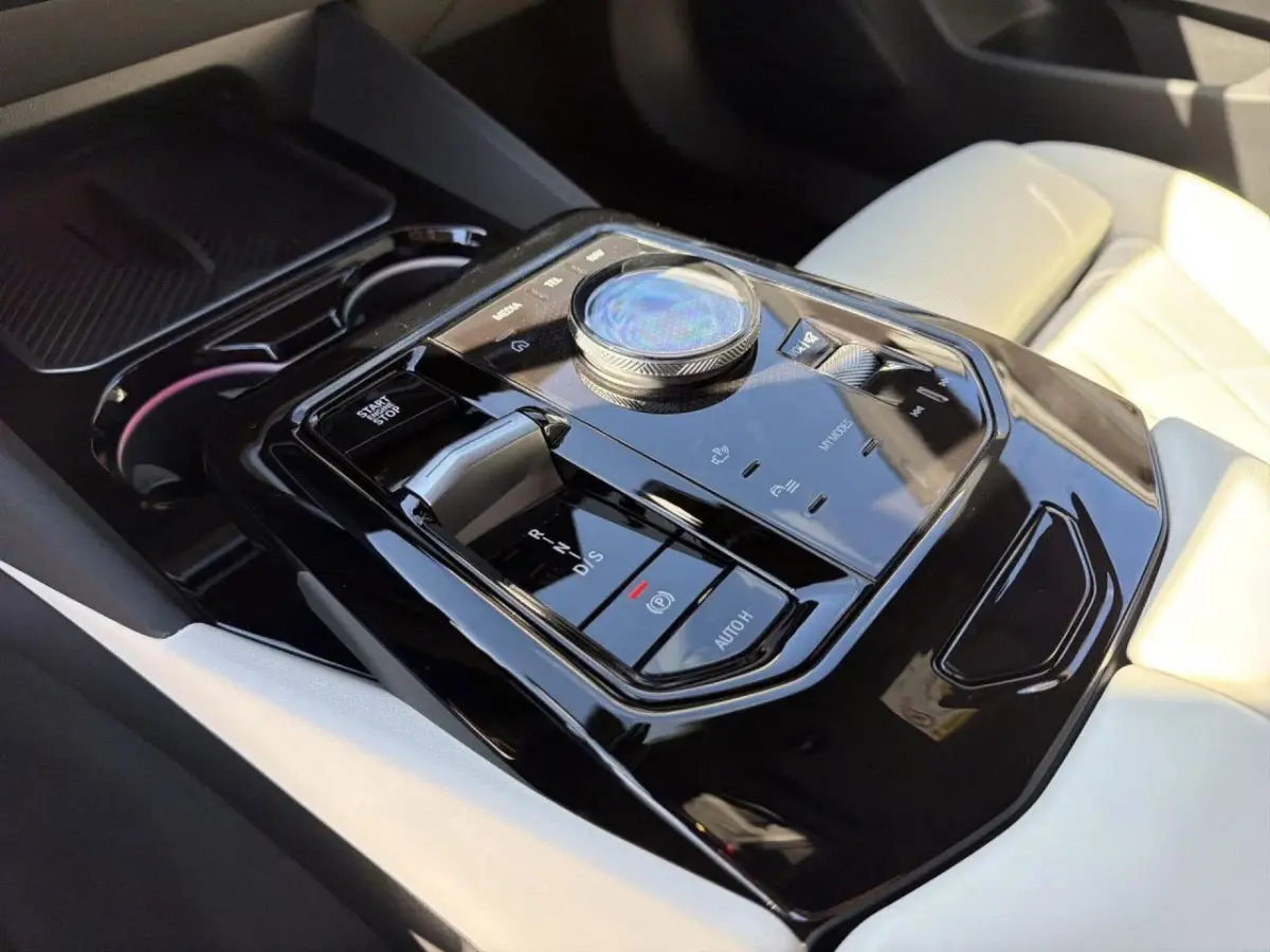 550e xDrive M-SPORT Pro ** PANO, IVORY LEDER, TREKH, 20-inch LMV, ADAPT. M-ONDERST. ** 1e EIG - UNGALLFREI - Ex. BMW ** ** INFORMEER OOK NAAR ONZE AANTREKKELIJKE FINANCIAL-LEASE TARIEVEN **