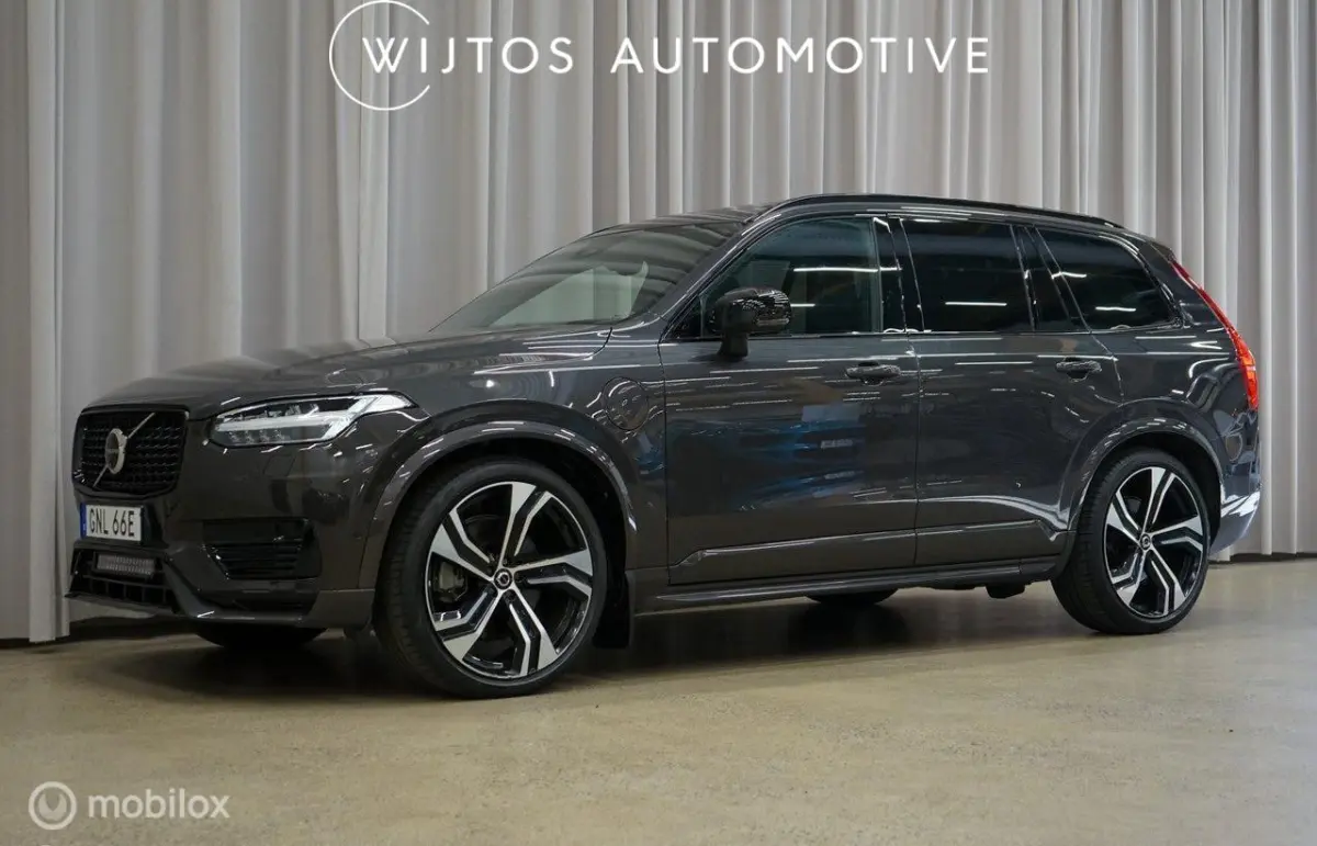 2.0 T8 PHEV AWD Ultimate Dark, B&W, luchtvering